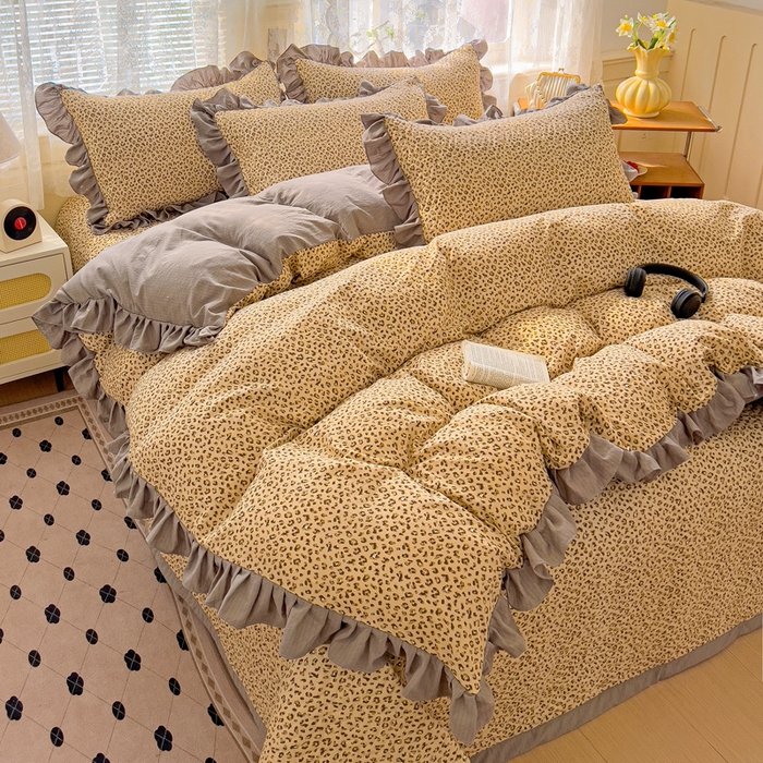 91家纺网 家纺一手货源 找家纺 纽缦家纺2025新款云感提花双层纱床盖韩版四件套 小豹纹