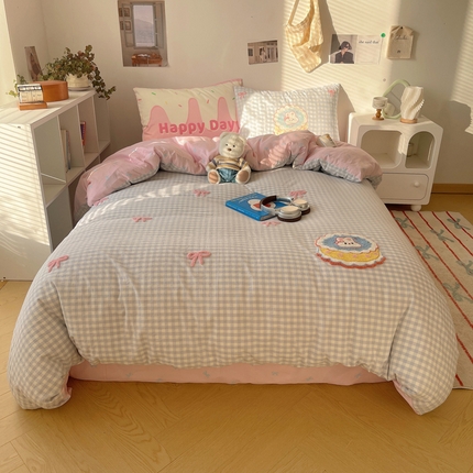 91家纺网 家纺一手货源 找家纺 （总）桃子家居2025新款A类ins纯棉数码印花毛巾绣印加绣色织水洗棉系列四件套