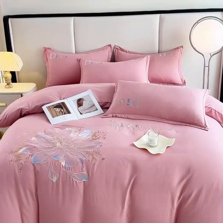 91家纺网 家纺一手货源 找家纺 大麦乐田 2025新款磨毛刺绣四件套 蒂素-豆沙粉