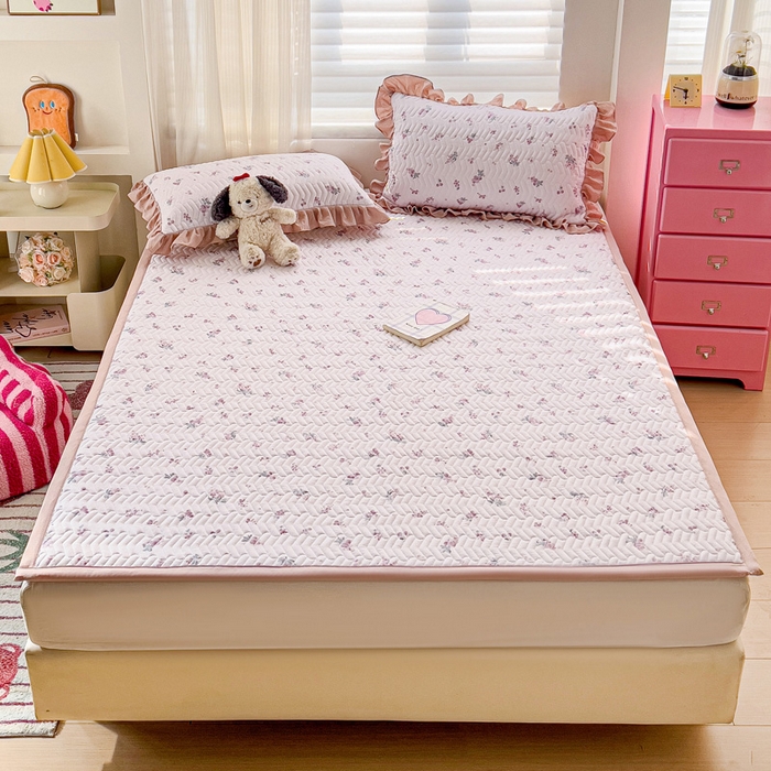 91家纺网 家纺一手货源 找家纺 纽缦家纺2025新款云感提花双层纱夹棉床垫 葡萄七分甜