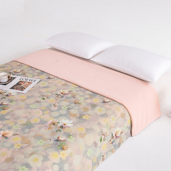 91家纺网 家纺一手货源 找家纺 睡棉坊2025新款数码印花高克重凉感丝夏凉被呱呱被10%大豆纤维填充带质检报告 静若繁花