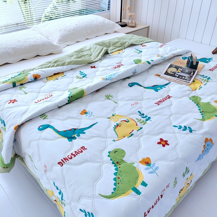 91家纺网 家纺一手货源 找家纺 伊凡 2025新款亲肤磨毛夏凉被印花夏被空调被礼品夏被跑量跨境外贸夏凉被 恐龙乐园