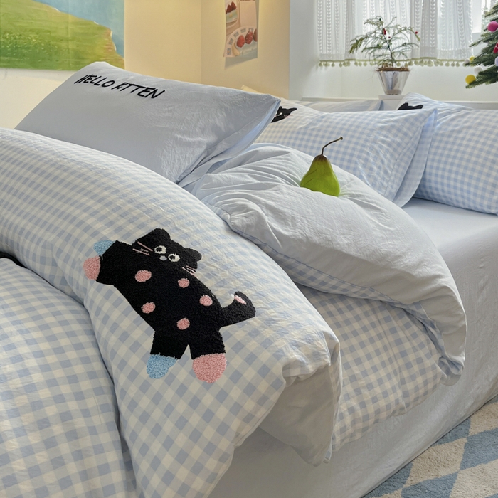 91家纺网 家纺一手货源 找家纺 桃心家居 2025新款A类亲肤舒适软糯云柔水洗棉印加绣卡通毛巾绣水洗棉系列 云柔水洗棉-印加绣蓝格黑小猫