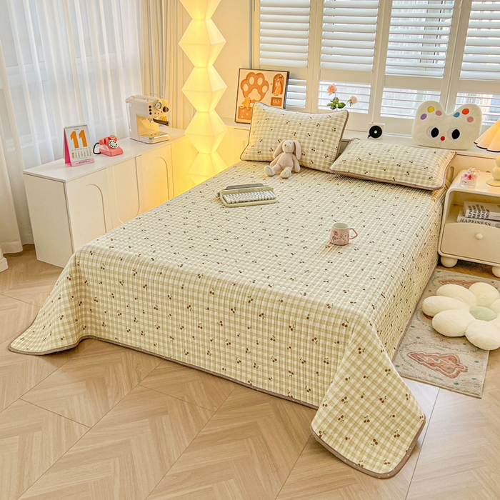 91家纺网 家纺一手货源 找家纺 雅萱家纺  2025新款双面全棉印花床盖三件套 格子樱桃