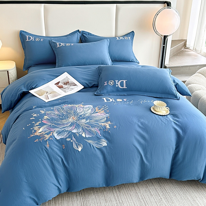 91家纺网 家纺一手货源 找家纺 大麦乐田 2025新款磨毛刺绣四件套 蒂素-宾利蓝