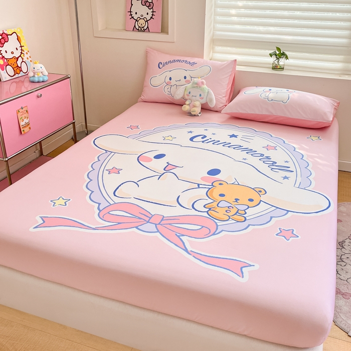 91家纺网 家纺一手货源 找家纺 金爱家 2025新款三丽欧全棉大版单品--床笠 棉单品-小熊玉桂狗粉