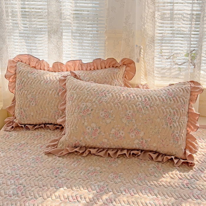 91家纺网 家纺一手货源 找家纺 2025云感提花双层纱加厚夹棉绗缝床盖 爱如星辰