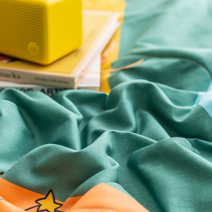 91家纺网 家纺一手货源 找家纺 暖阳 【同款地板价】2025年新款全棉印花棉花夏被四件套被子被芯 恐龙家族绿