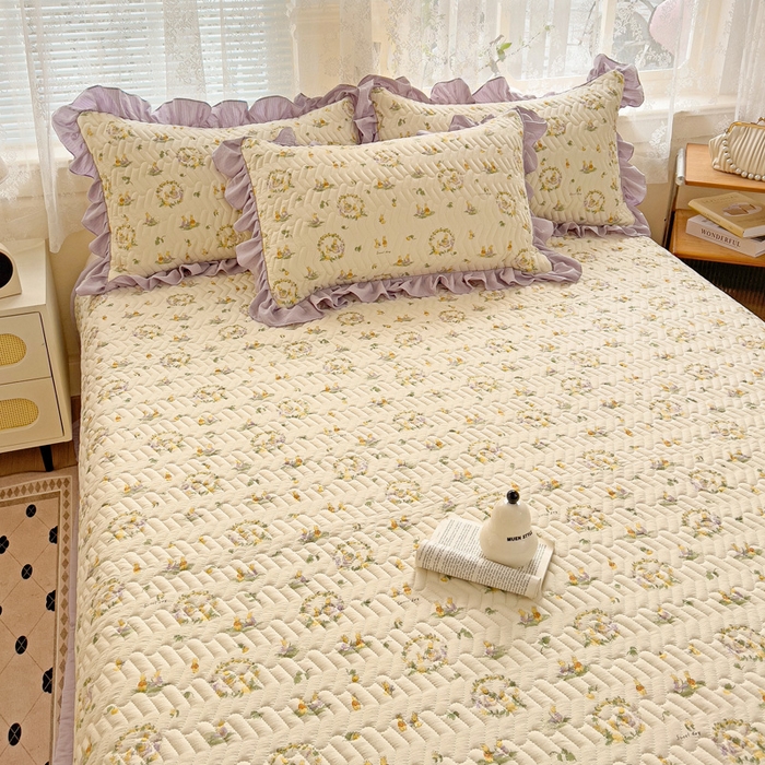 91家纺网 家纺一手货源 找家纺 2025云感提花双层纱加厚夹棉绗缝床盖 兔子的欢喜