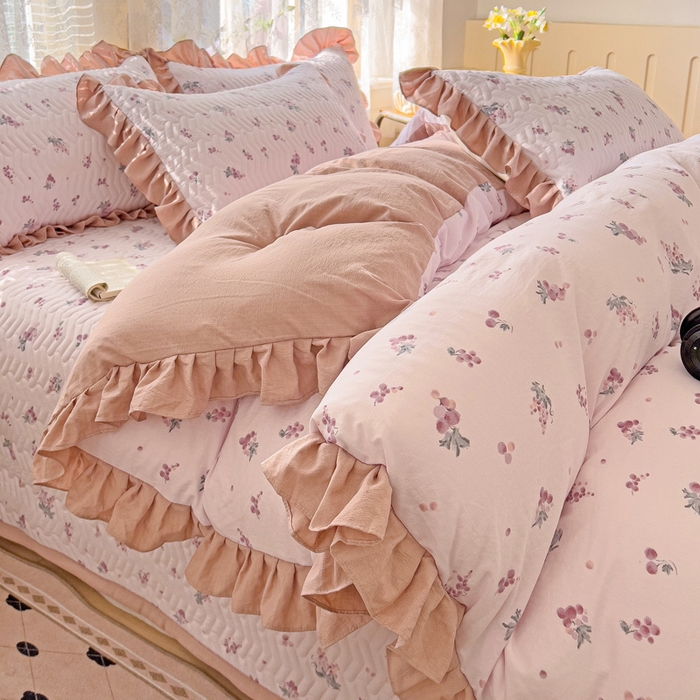 91家纺网 家纺一手货源 找家纺 纽缦家纺2025新款云感提花双层纱床盖韩版四件套 葡萄七分甜