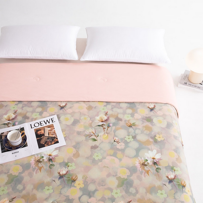 91家纺网 家纺一手货源 找家纺 睡棉坊2025新款数码印花高克重凉感丝夏凉被呱呱被10%大豆纤维填充带质检报告 静若繁花