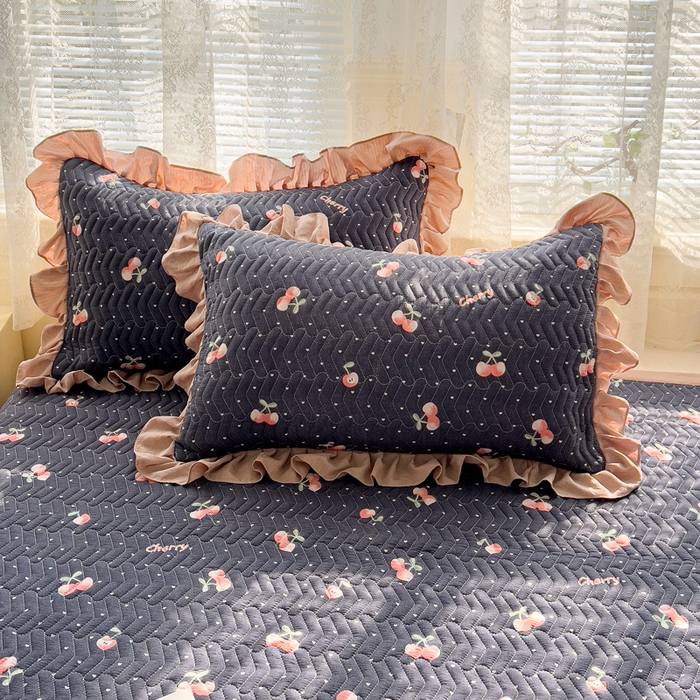 91家纺网 家纺一手货源 找家纺 2025云感提花双层纱加厚夹棉绗缝床盖 大吉大厘