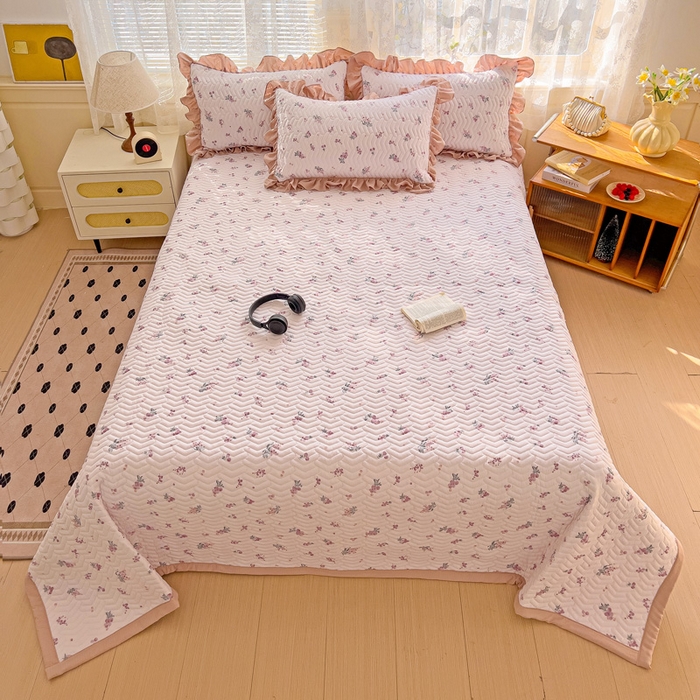 91家纺网 家纺一手货源 找家纺 2025云感提花双层纱加厚夹棉绗缝床盖 葡萄七分甜