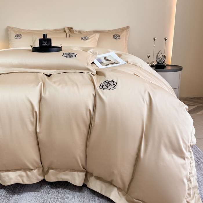 91家纺网 家纺一手货源 找家纺 KA家纺 2025春夏新款全棉绣花四件套 小香系列 小香香槟金