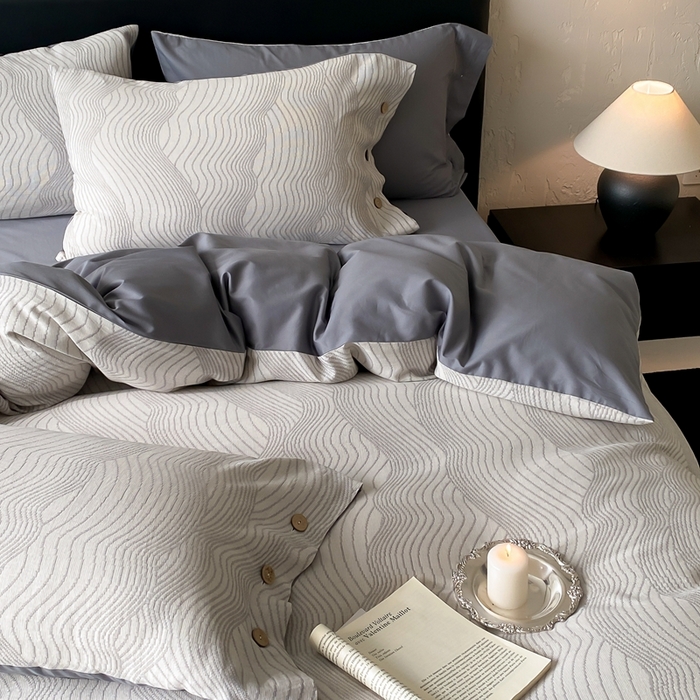 91家纺网 家纺一手货源 找家纺 旷野 2025新款全棉色织提花四件套 听潮-灰