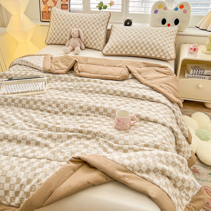 91家纺网 家纺一手货源 找家纺 雅萱家纺  2025新款全棉夏被套件 时尚都市