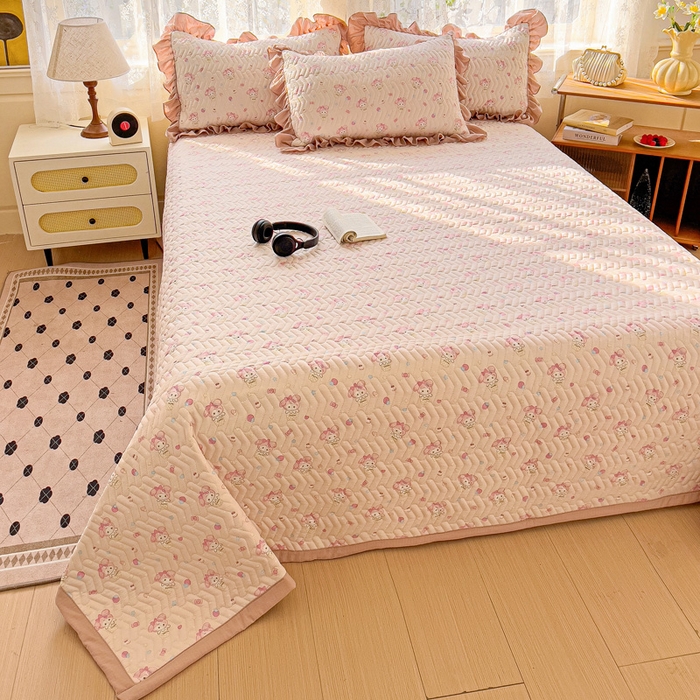 91家纺网 家纺一手货源 找家纺 2025云感提花双层纱加厚夹棉绗缝床盖 小鸥鸥