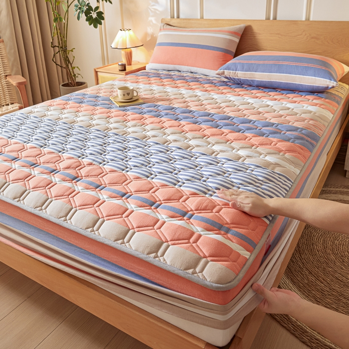 91家纺网 家纺一手货源 找家纺 雪云美2025新款A类全棉色织水洗棉夹棉床笠大豆床罩床垫保护套可定制 山脉 兰