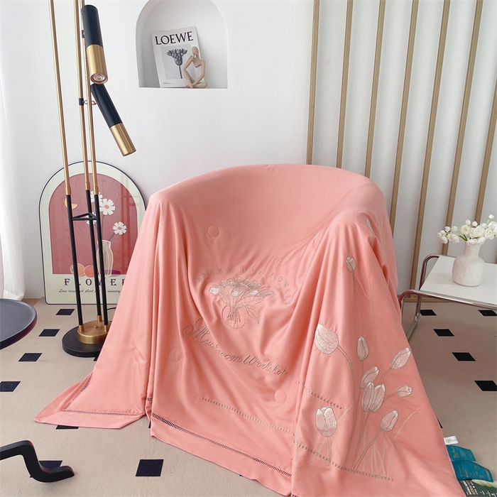 91家纺网 家纺一手货源 找家纺 优姿家纺 2025新款60S天丝绣花镂空夏被2 肉粉色