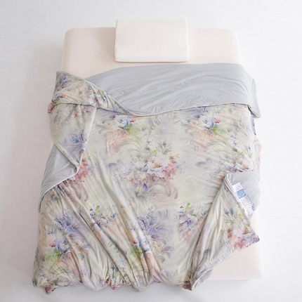 91家纺网 家纺一手货源 找家纺 睡棉坊2025新款数码印花高克重凉感丝夏凉被呱呱被10%大豆纤维填充带质检报告 国色东方