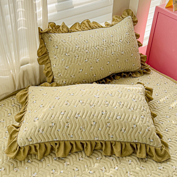 91家纺网 家纺一手货源 找家纺 纽缦家纺2025新款云感提花双层纱夹棉床垫 落日暮年绿