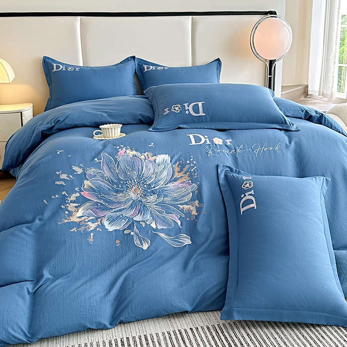 91家纺网 家纺一手货源 找家纺 大麦乐田 2025新款磨毛刺绣四件套 蒂素-宾利蓝