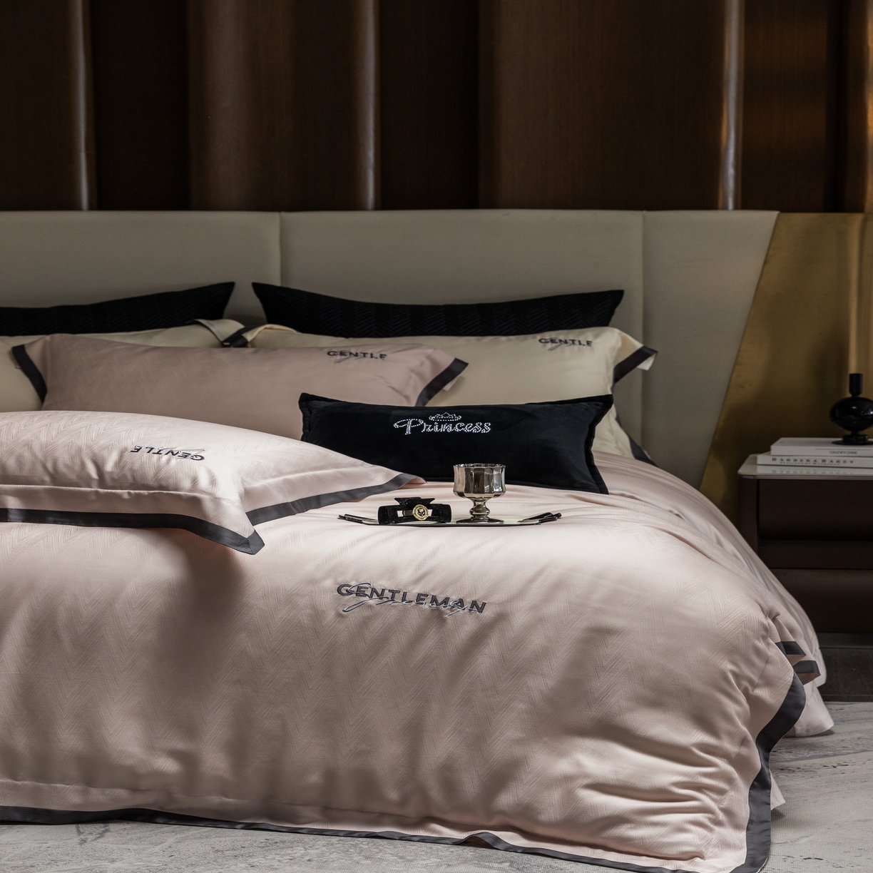 91家纺网 家纺一手货源 找家纺 时亿家居 2025新款80天丝提花床盖款四件套-晓雅系列 晓雅 粉