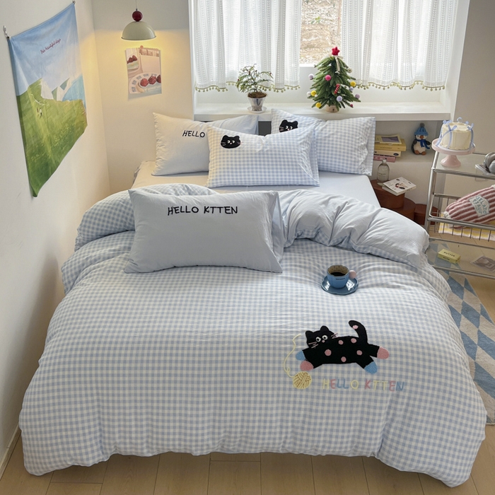 91家纺网 家纺一手货源 找家纺 桃心家居 2025新款A类亲肤舒适软糯云柔水洗棉印加绣卡通毛巾绣水洗棉系列 云柔水洗棉-印加绣蓝格黑小猫