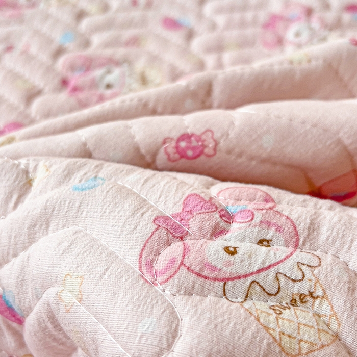 91家纺网 家纺一手货源 找家纺 2025云感提花双层纱加厚夹棉绗缝床盖 小鸥鸥