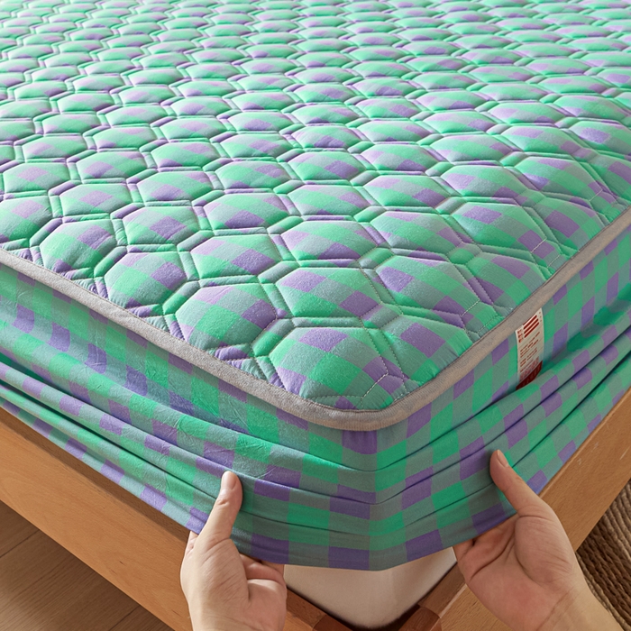 91家纺网 家纺一手货源 找家纺 雪云美2025新款A类全棉色织水洗棉夹棉床笠大豆床罩床垫保护套可定制 绿紫格