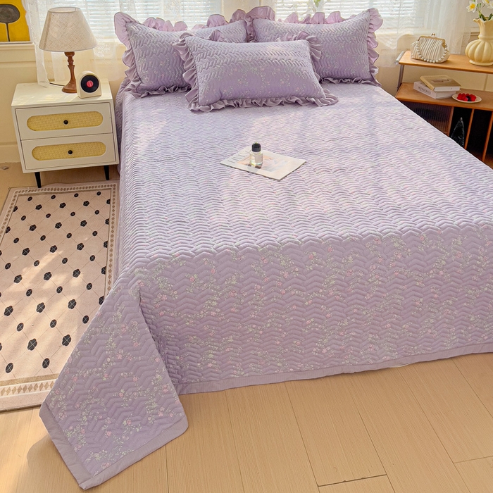 91家纺网 家纺一手货源 找家纺 2025云感提花双层纱加厚夹棉绗缝床盖 恋如青柠香