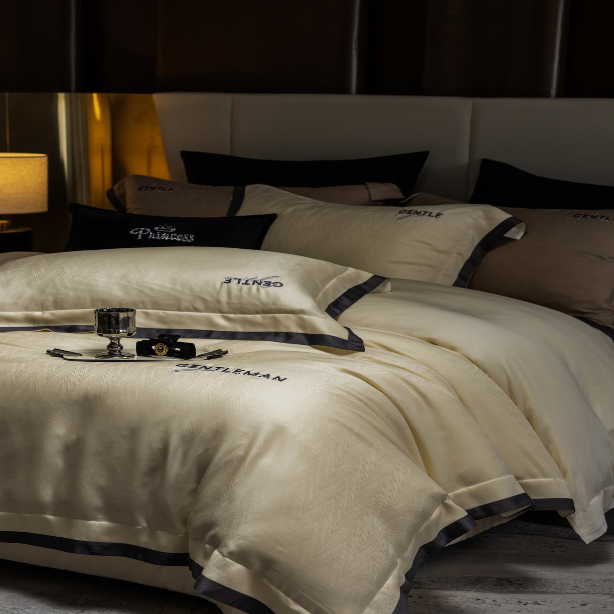 91家纺网 家纺一手货源 找家纺 时亿家居 2025新款80天丝提花床盖款四件套-晓雅系列 晓雅 白