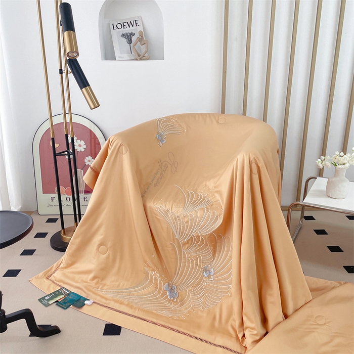 91家纺网 家纺一手货源 找家纺 优姿家纺 2025新款60S莱赛尔绣花镂空夏被 橘色1