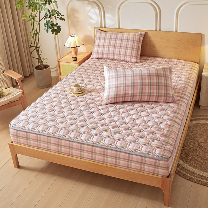 91家纺网 家纺一手货源 找家纺 雪云美2025新款A类全棉色织水洗棉夹棉床笠大豆床罩床垫保护套可定制 莫尼 粉