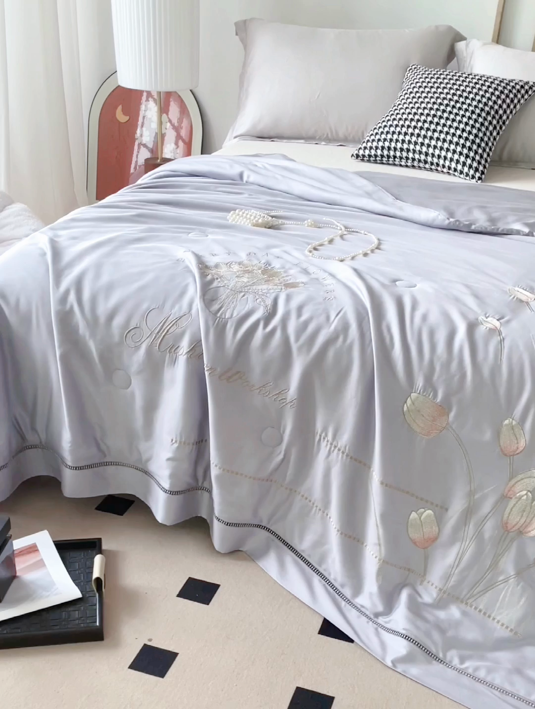 91家纺网 家纺一手货源 找家纺 优姿家纺 2025新款60S天丝绣花镂空夏被2 灰色