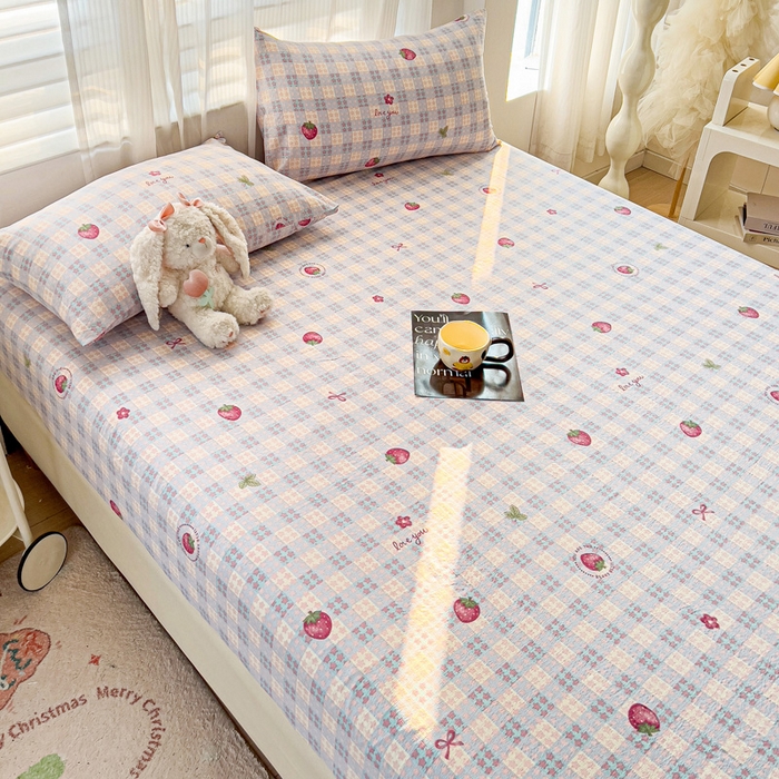 91家纺网 家纺一手货源 找家纺 纽缦家纺 2025新款云感提花双层纱床笠 有草莓的地方