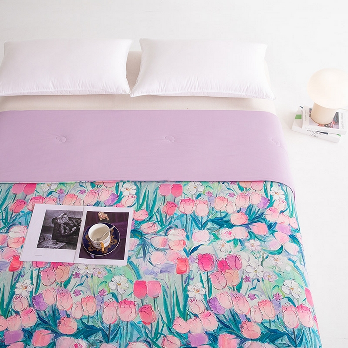 91家纺网 家纺一手货源 找家纺 睡棉坊2025新款数码印花高克重凉感丝夏凉被呱呱被10%大豆纤维填充带质检报告 郁情粉