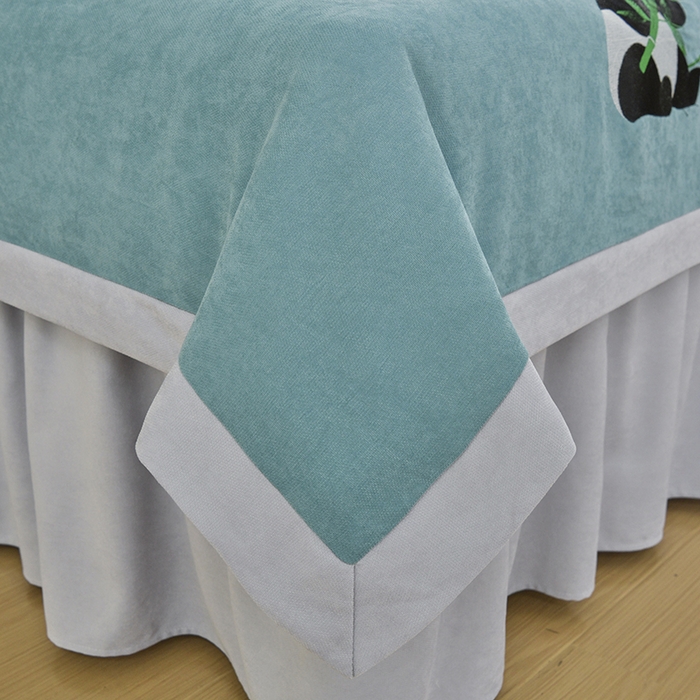 91家纺网 家纺一手货源 找家纺 不打烊家纺 2025新款贡缎绣花熊猫系列美容床罩 绿色拼灰色