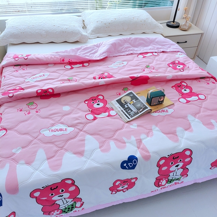 91家纺网 家纺一手货源 找家纺 伊凡 2025新款亲肤磨毛夏凉被印花夏被空调被礼品夏被跑量跨境外贸夏凉被 超萌熊宝