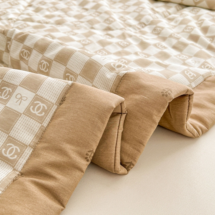 91家纺网 家纺一手货源 找家纺 雅萱家纺  2025新款全棉夏被套件 时尚都市