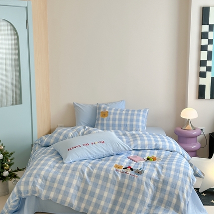 91家纺网 家纺一手货源 找家纺 觅糖 2025新款双层纱刺绣工艺款四件套 亲亲伙伴