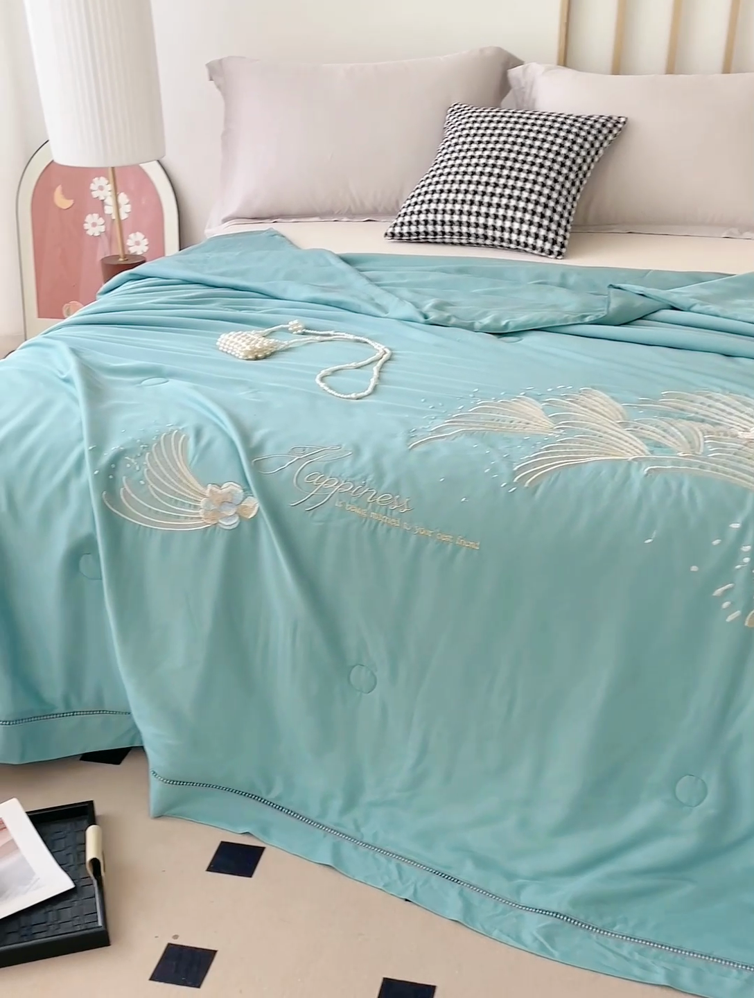 91家纺网 家纺一手货源 找家纺 优姿家纺 2025新款60S天丝绣花镂空夏被 蓝色1