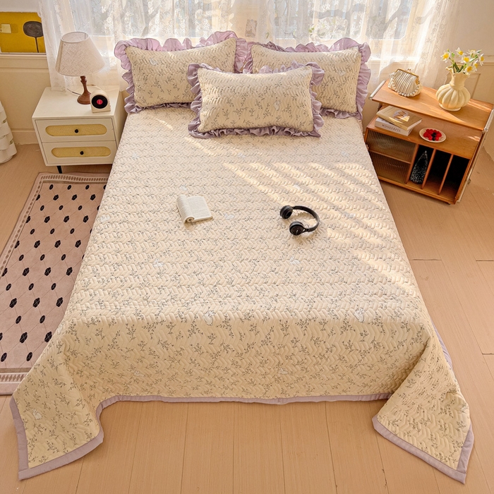 91家纺网 家纺一手货源 找家纺 2025云感提花双层纱加厚夹棉绗缝床盖 森田野园