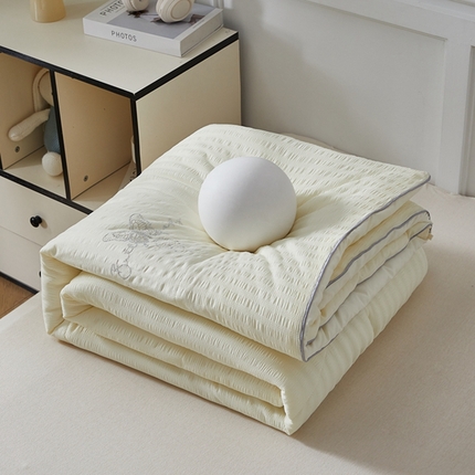 91家纺网 家纺一手货源 找家纺 （总）羽涵家纺 2025新款抗菌皱皱纱水洗棉绒夏被