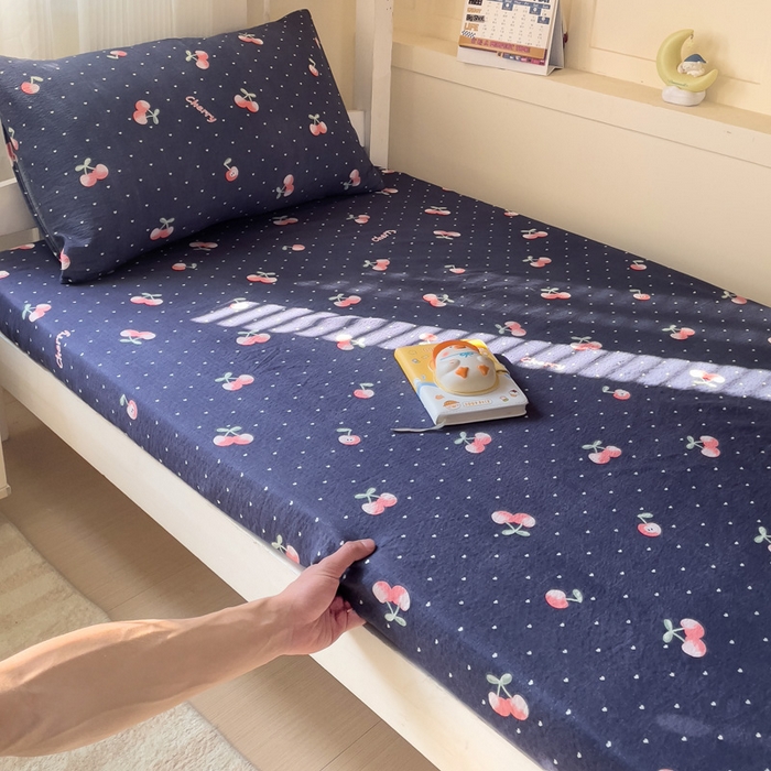 91家纺网 家纺一手货源 找家纺 纽缦家纺 2025新款云感提花双层纱学生床笠 大吉大厘