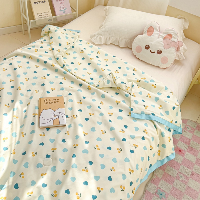 91家纺网 家纺一手货源 找家纺 十九色 2025新款液态硅胶飞边凉感奶嘴同源硅胶微重力贴身凉爽儿童夏被 小蓝心