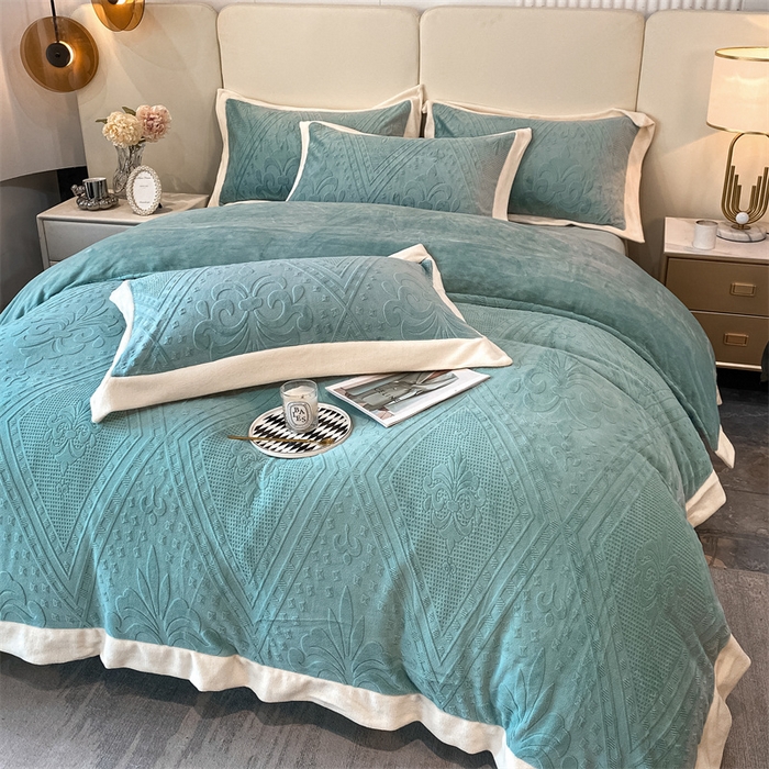 91家纺网 家纺一手货源 找家纺 金喜 2025新款高品质牛奶绒拼角四件套 南法假日-豆绿