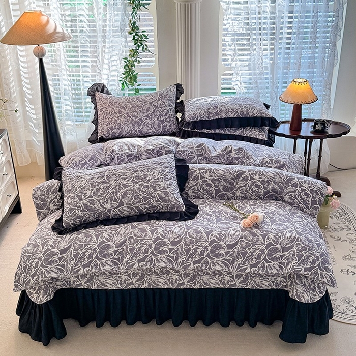 91家纺网 家纺一手货源 找家纺 金盛皇朝家纺 2025新款法式赫本风大花卉床盖四件套 如沐春风