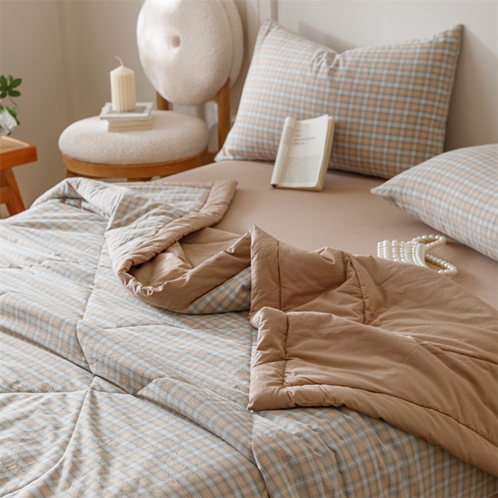 91家纺网 家纺一手货源 找家纺 恬思语家纺 2025新款全棉色织水洗棉棉花夏被  瑞吉斯 绿