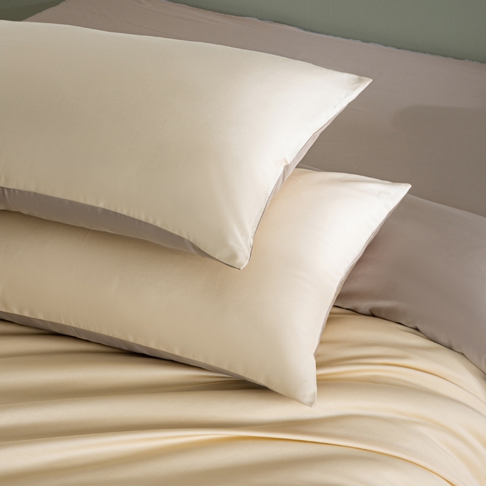 91家纺网 家纺一手货源 找家纺 沃尔居 2025新款全棉长绒棉四件套纯色贡缎纯棉被套床笠款三件套 奶昔白+奶咖